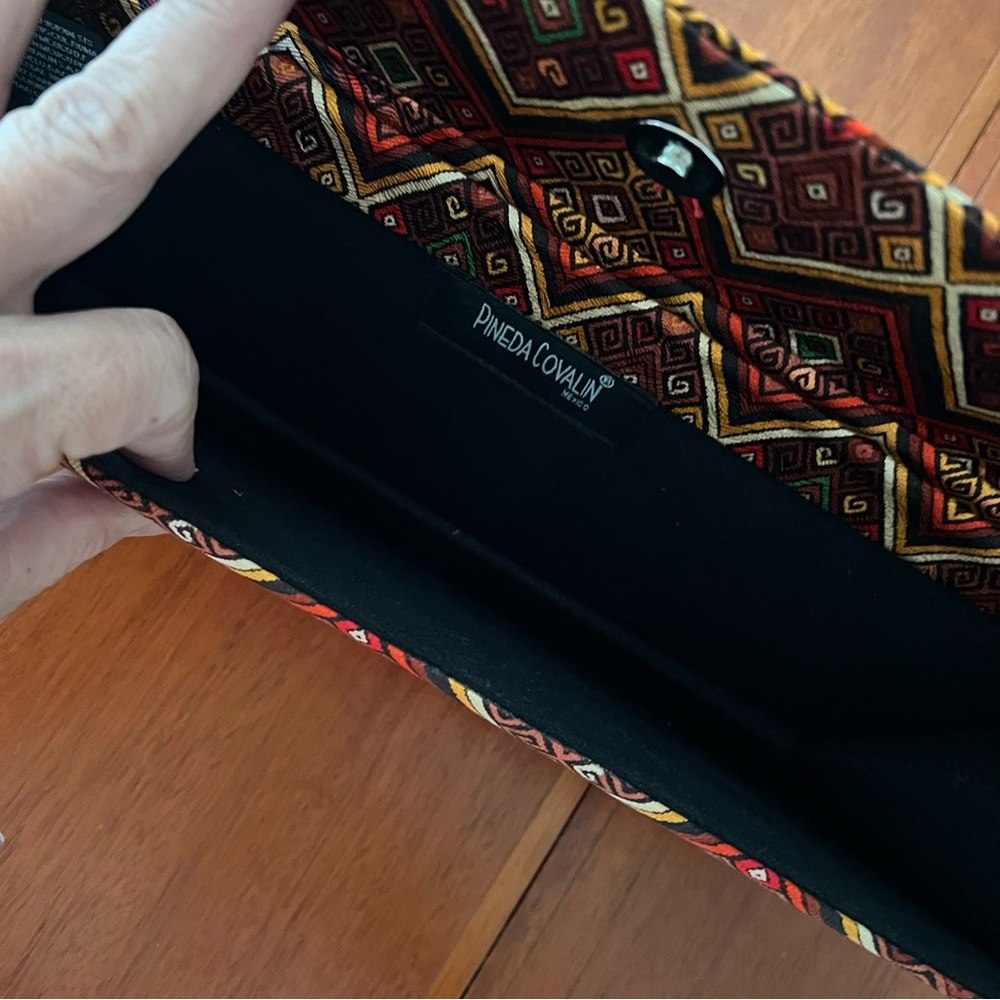 Pineda Covalin Clutch Geometric Patterned - Picture 12 of 12